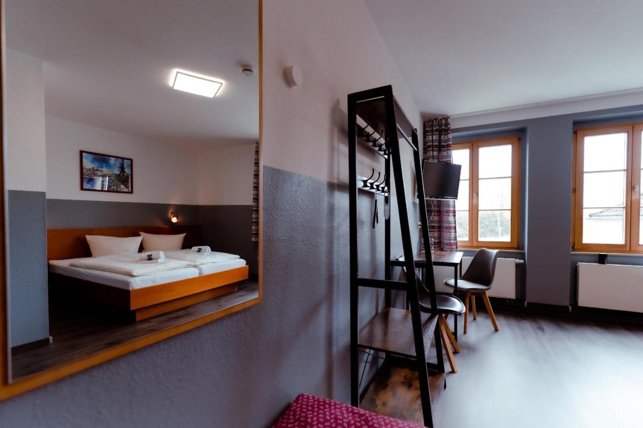 Restaurant Und Pension Alberthafen ドレスデン エクステリア 写真