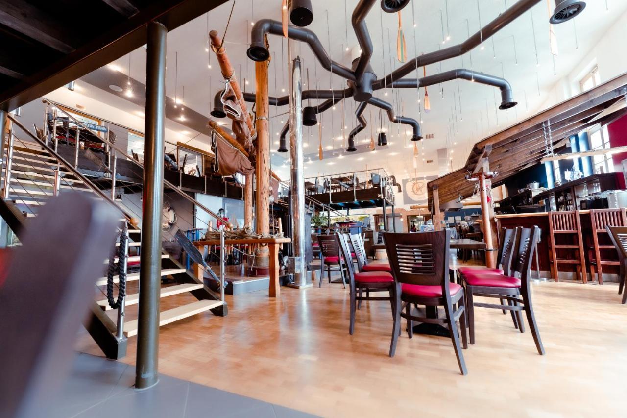 Restaurant Und Pension Alberthafen ドレスデン エクステリア 写真