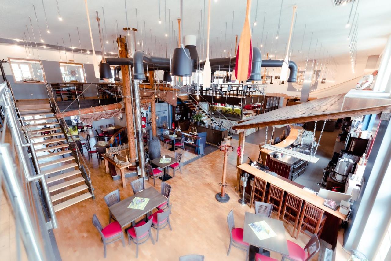 Restaurant Und Pension Alberthafen ドレスデン エクステリア 写真